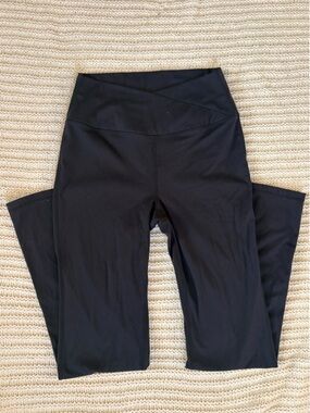 Yogalicious Black High-Rise V-Waist Leggings